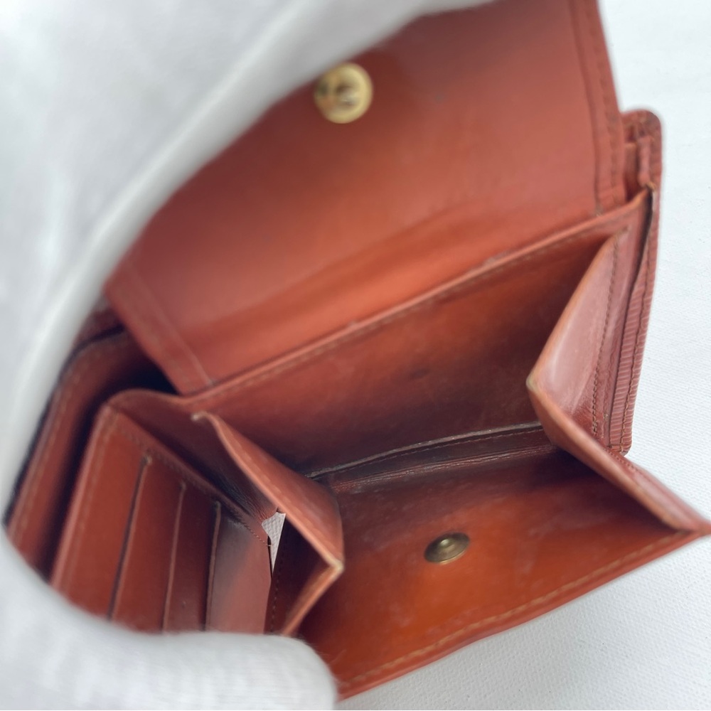 LOUIS VUITTON LV Burnt Sienna Epi Bifold Wallet - Picture 4 of 14